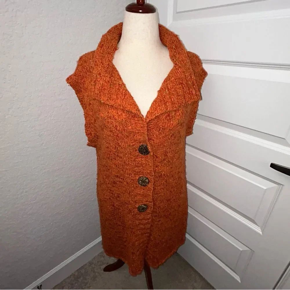 Vintage Chico’s Chunky 3 Large Button Sleeveless Cardigan Tunic Sweater Chicos